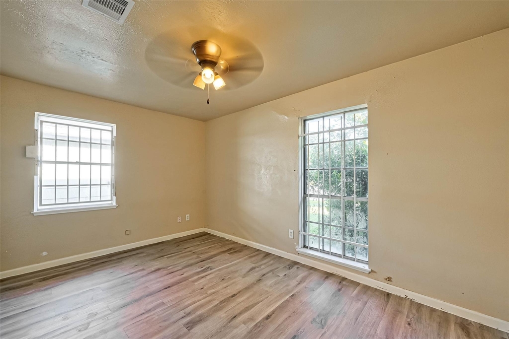 4307 Akard Street - Photo 12