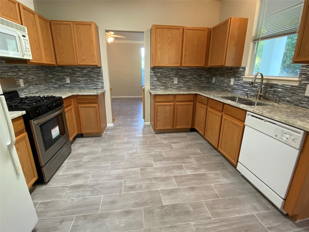 16434 Pademelon Drive - Photo 7
