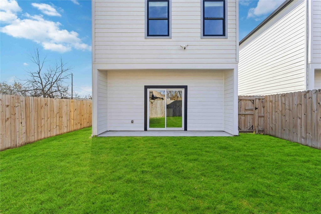 2217 Lee Street - Photo 13