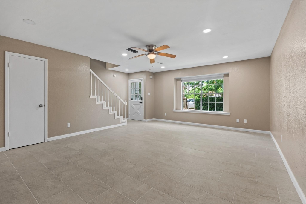 6715 Biggs Court - Photo 4