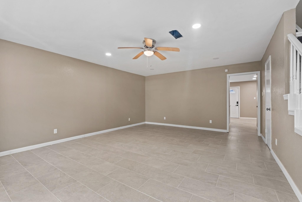 6715 Biggs Court - Photo 3