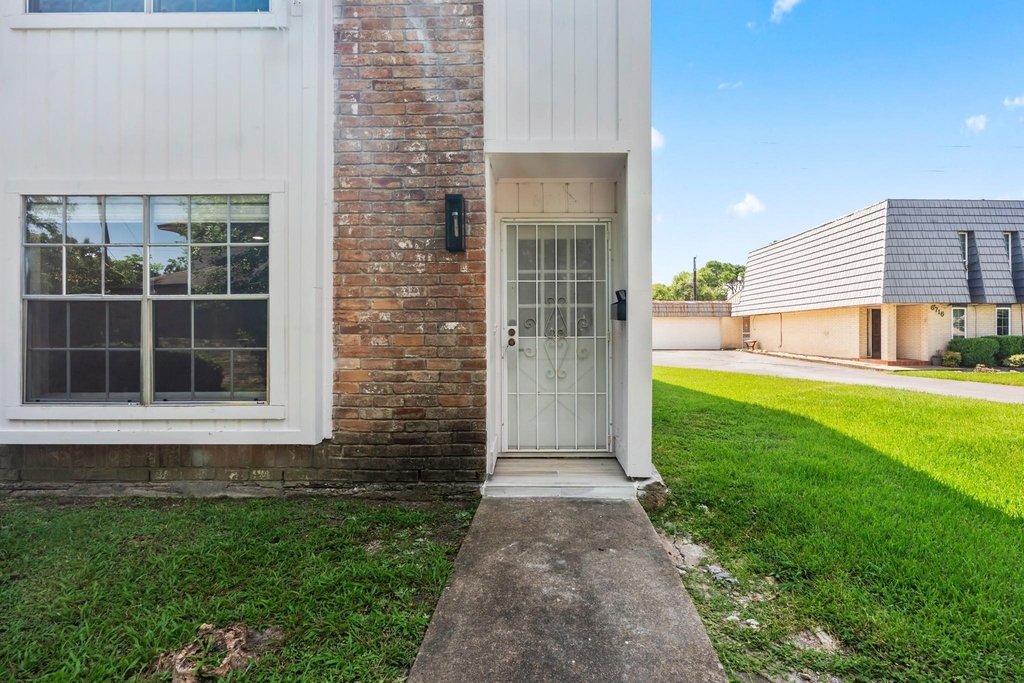 6715 Biggs Court - Photo 1