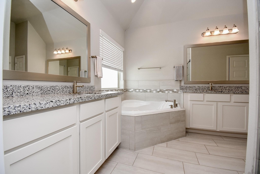 10606 Centre Shadows Drive - Photo 26