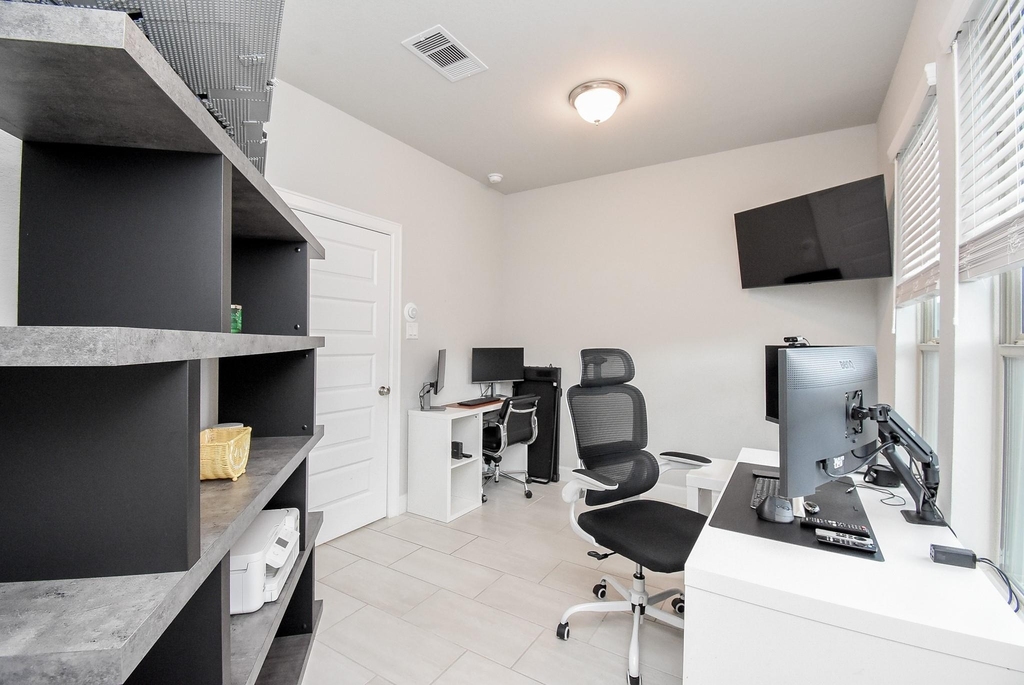 10606 Centre Shadows Drive - Photo 8