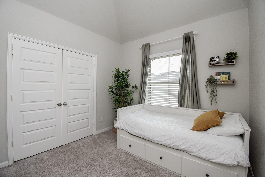 10606 Centre Shadows Drive - Photo 32