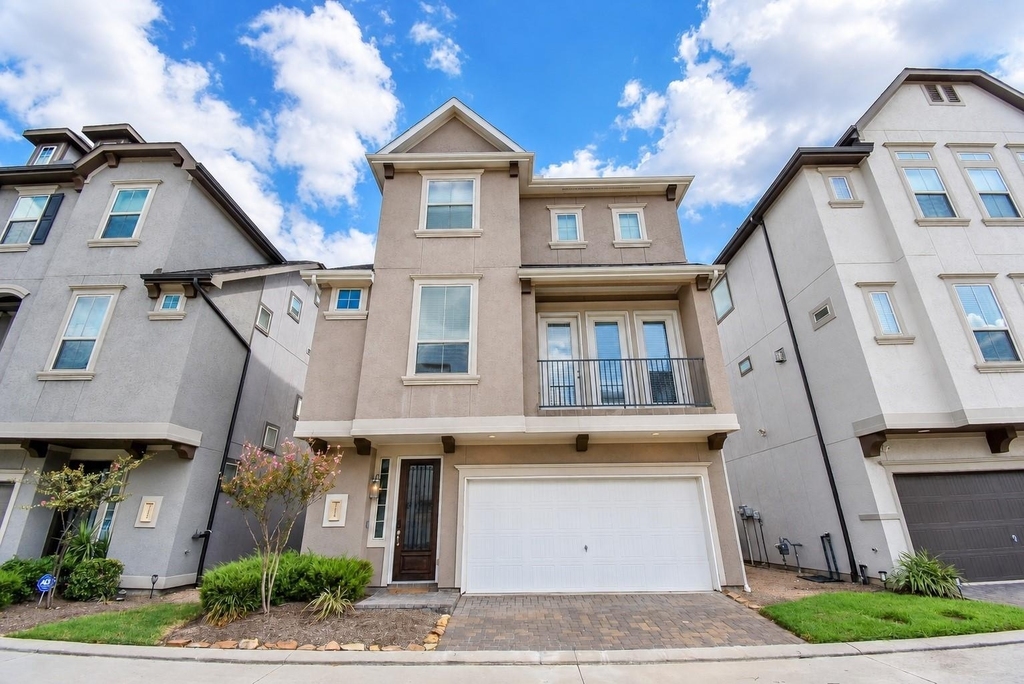 10606 Centre Shadows Drive - Photo 0