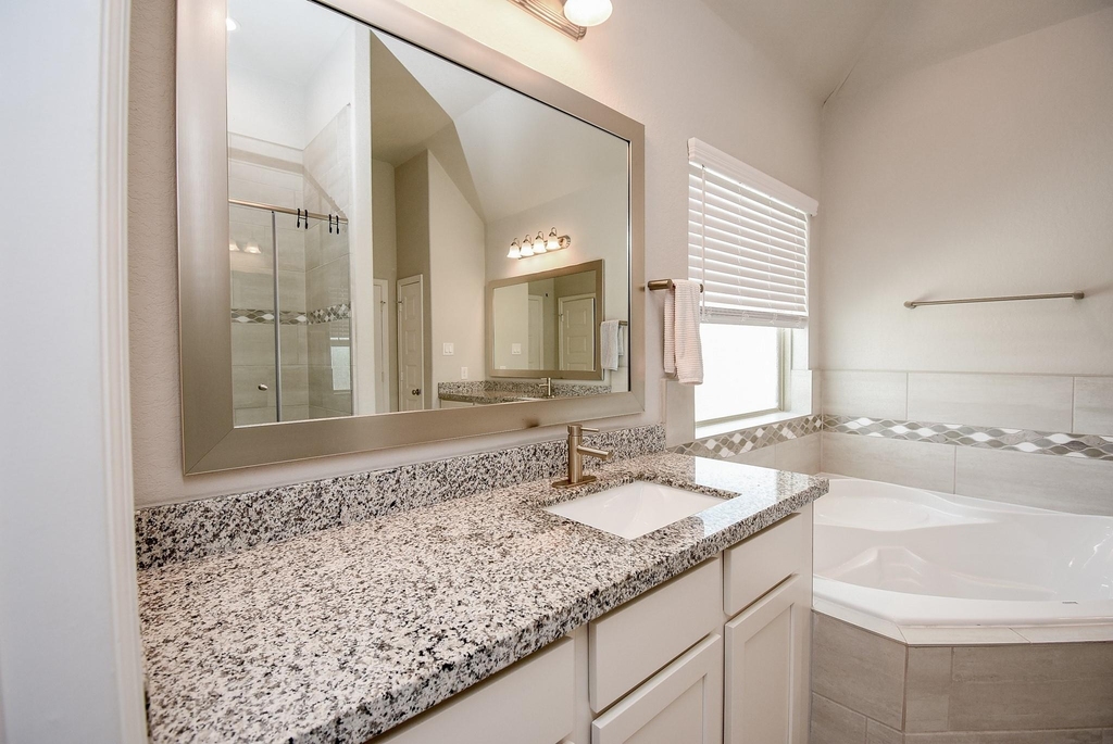 10606 Centre Shadows Drive - Photo 27