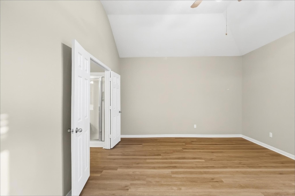 3007 Valiant Elm Street - Photo 11