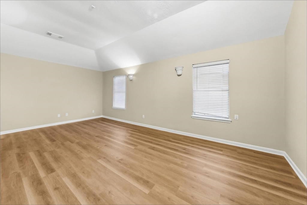3007 Valiant Elm Street - Photo 14
