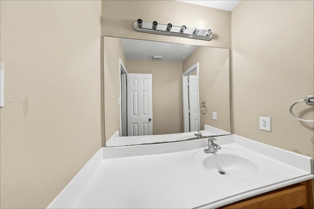 3007 Valiant Elm Street - Photo 20