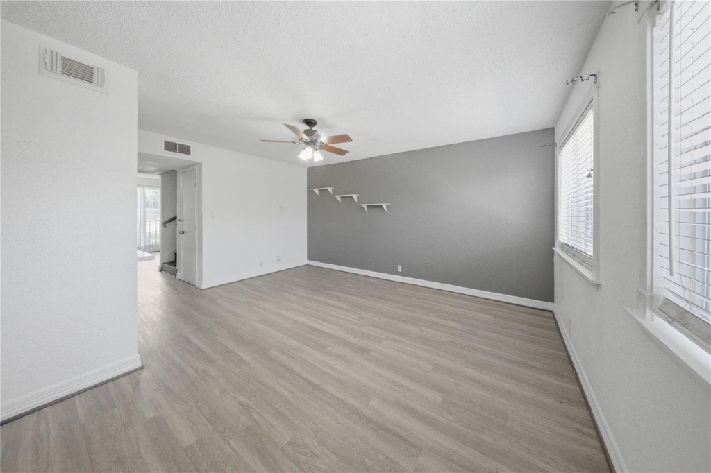 11002 Hammerly Boulevard - Photo 9