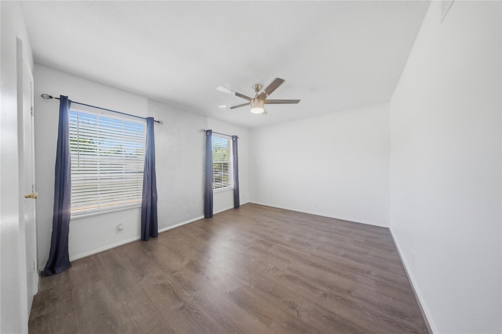 11002 Hammerly Boulevard - Photo 10