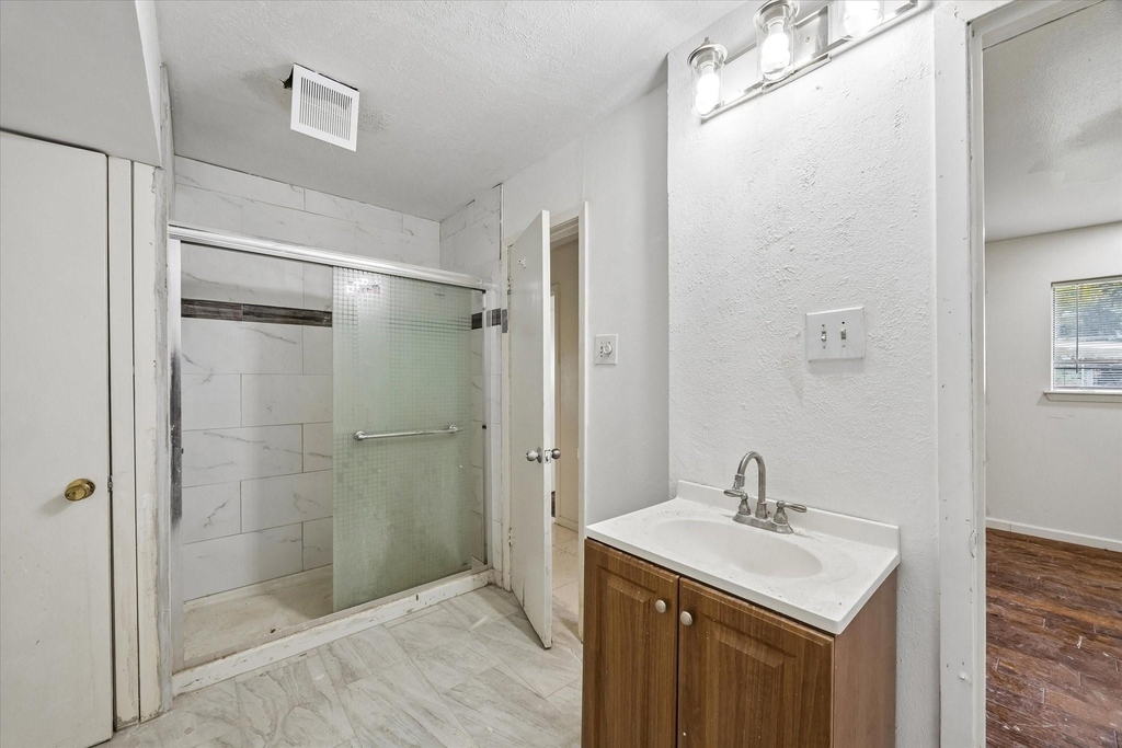 10910 Keese Drive - Photo 7