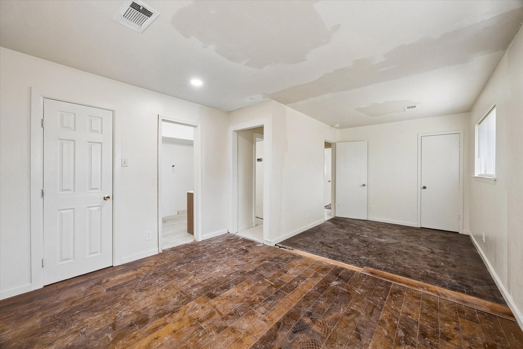 10910 Keese Drive - Photo 6