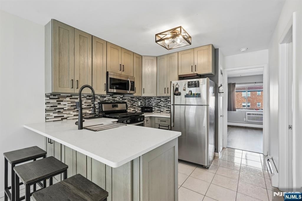 105 W Ridge - Photo 2