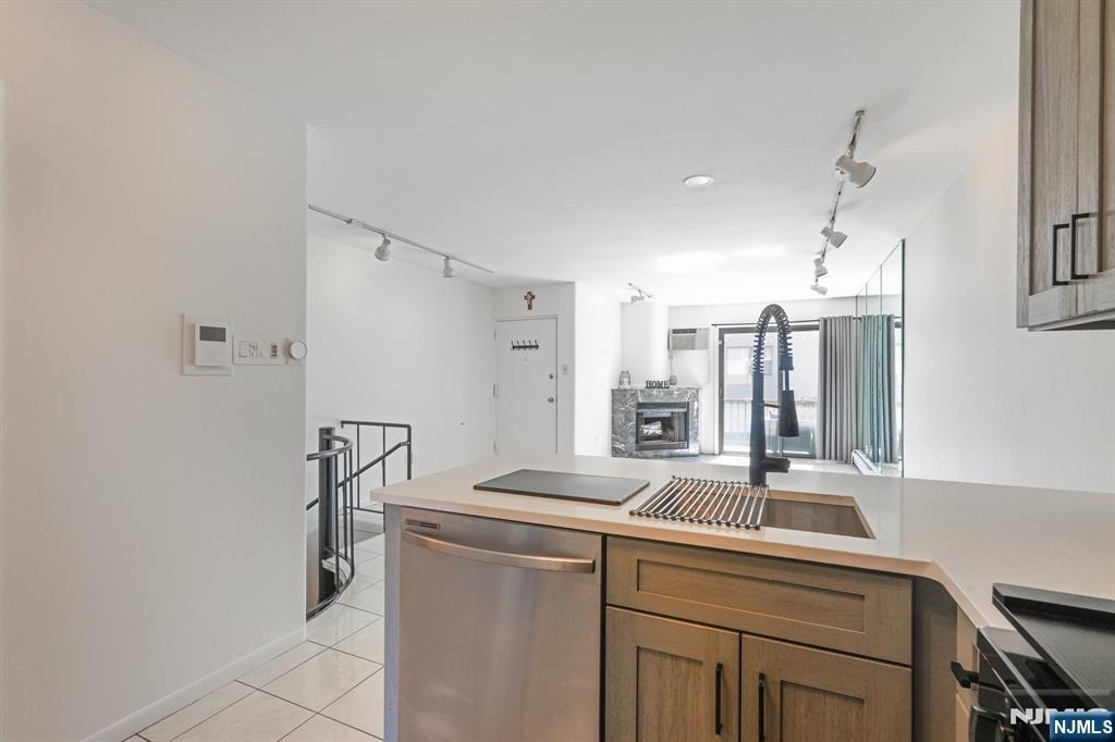105 W Ridge - Photo 5