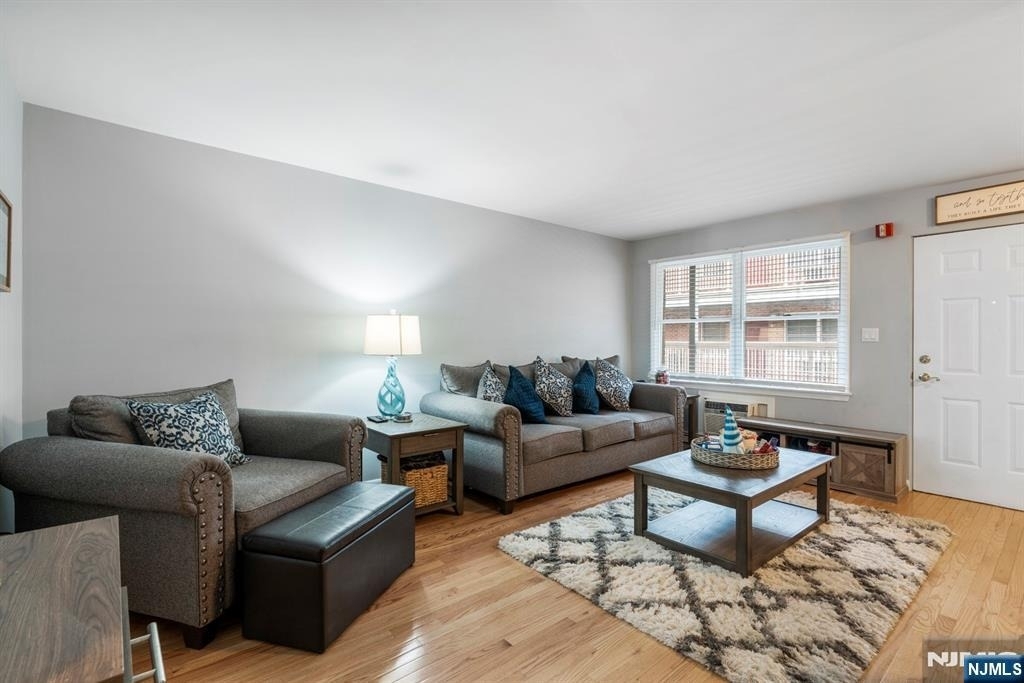 164 Clinton - Photo 3