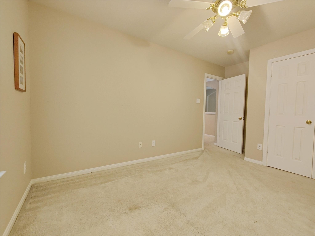 1035 Sussex Trail - Photo 10