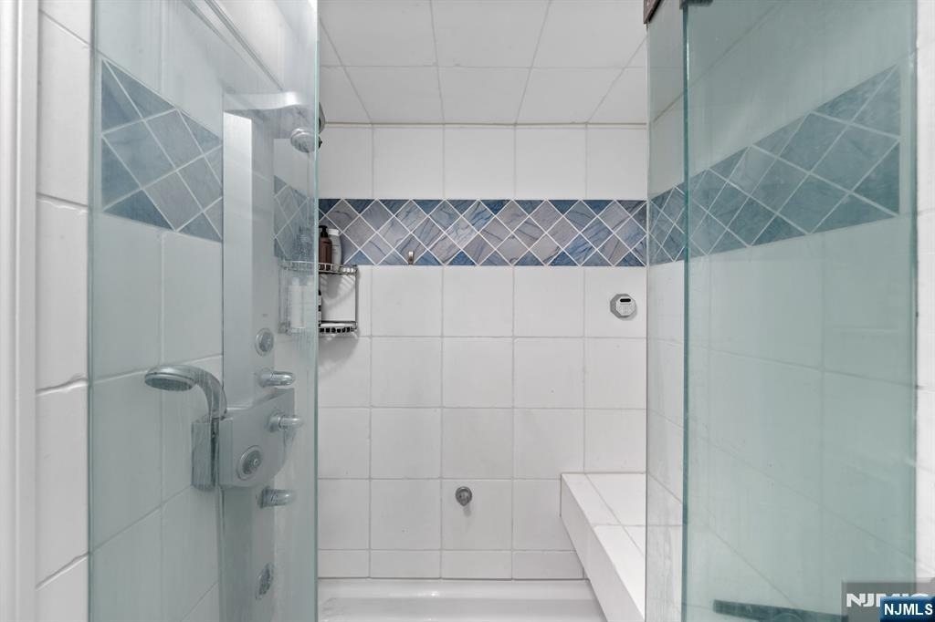 208 Cambridge - Photo 17