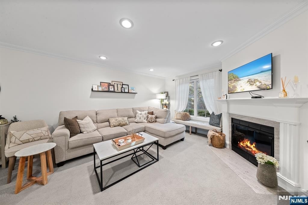 208 Cambridge - Photo 1