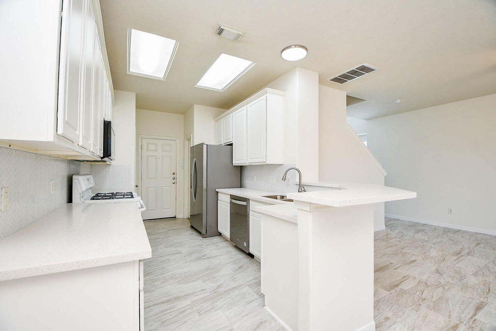 5607 Stonecloud Lane - Photo 15