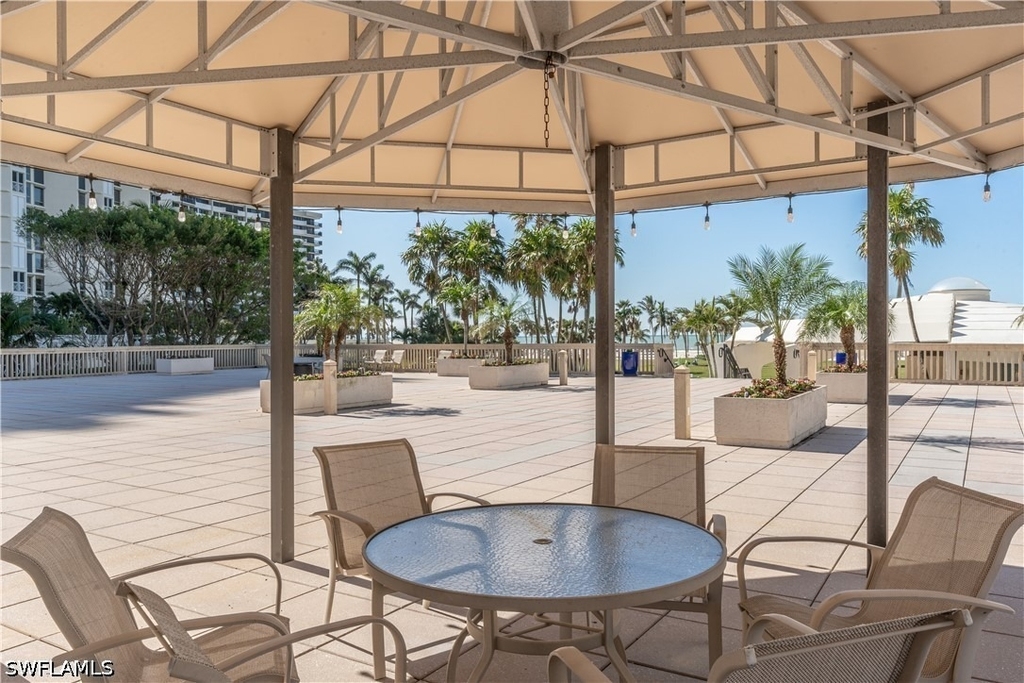 4031 Gulf Shore Boulevard N - Photo 4
