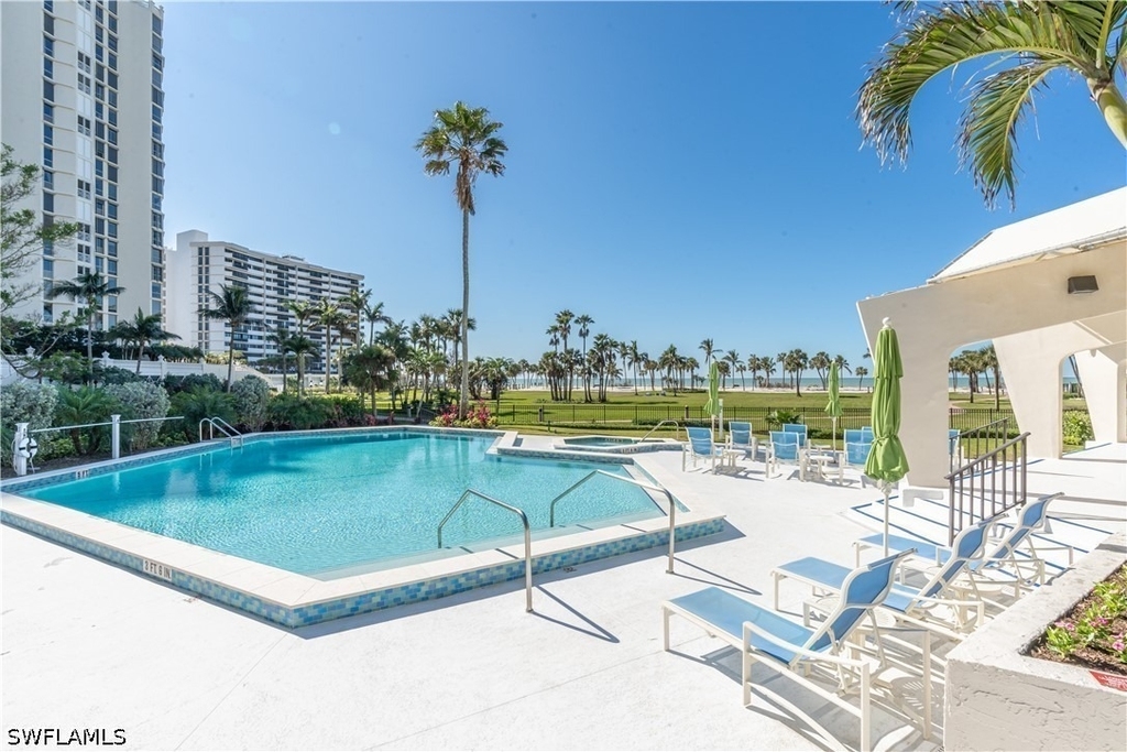 4031 Gulf Shore Boulevard N - Photo 2