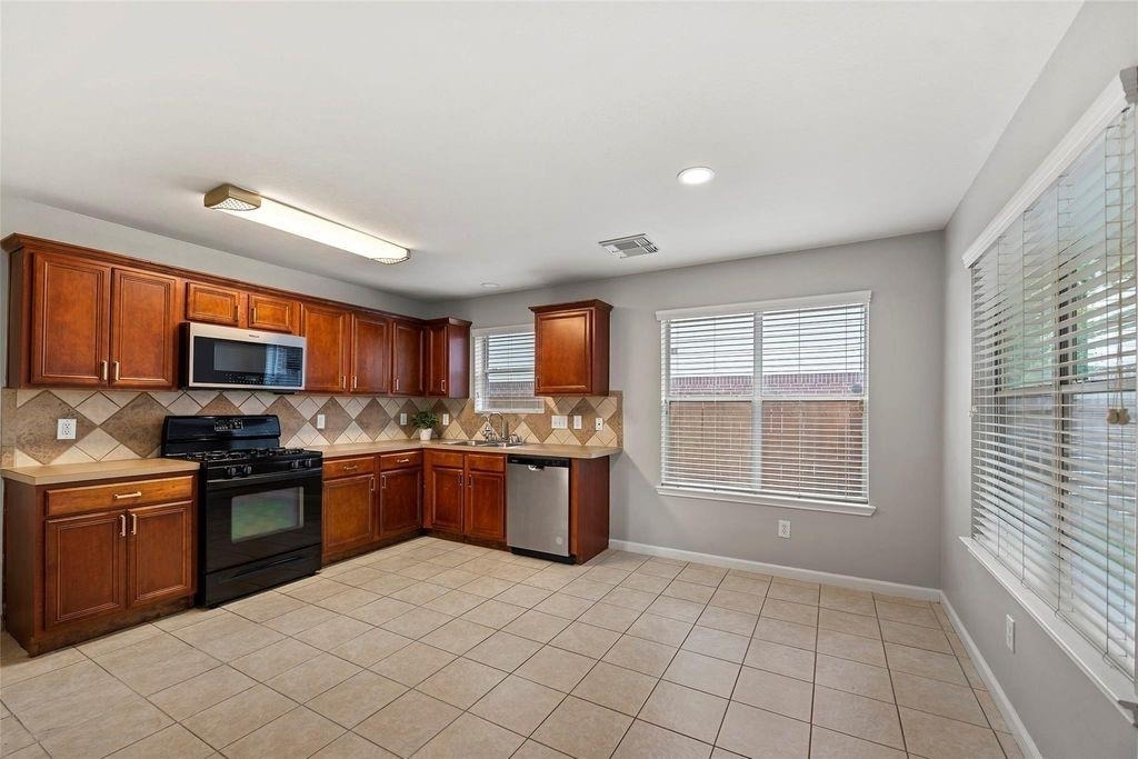 2518 Hidden Park Lane - Photo 3