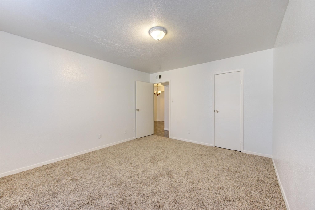 10202 Forum Park Drive - Photo 15