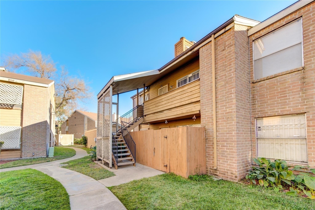 10202 Forum Park Drive - Photo 23