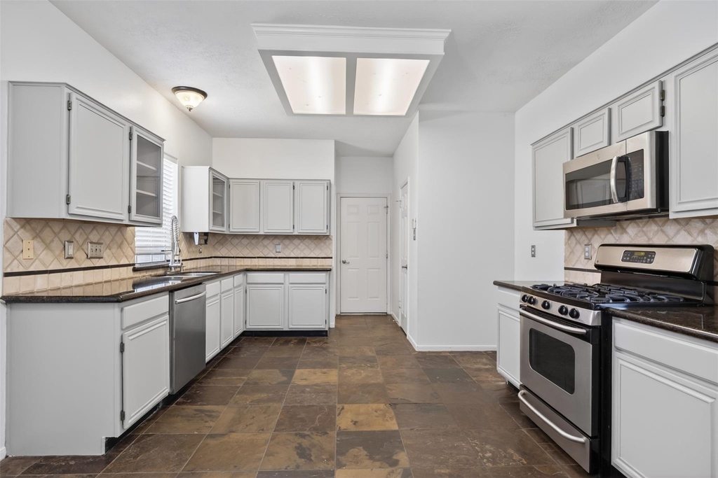 15010 Chestnut Falls Drive - Photo 4
