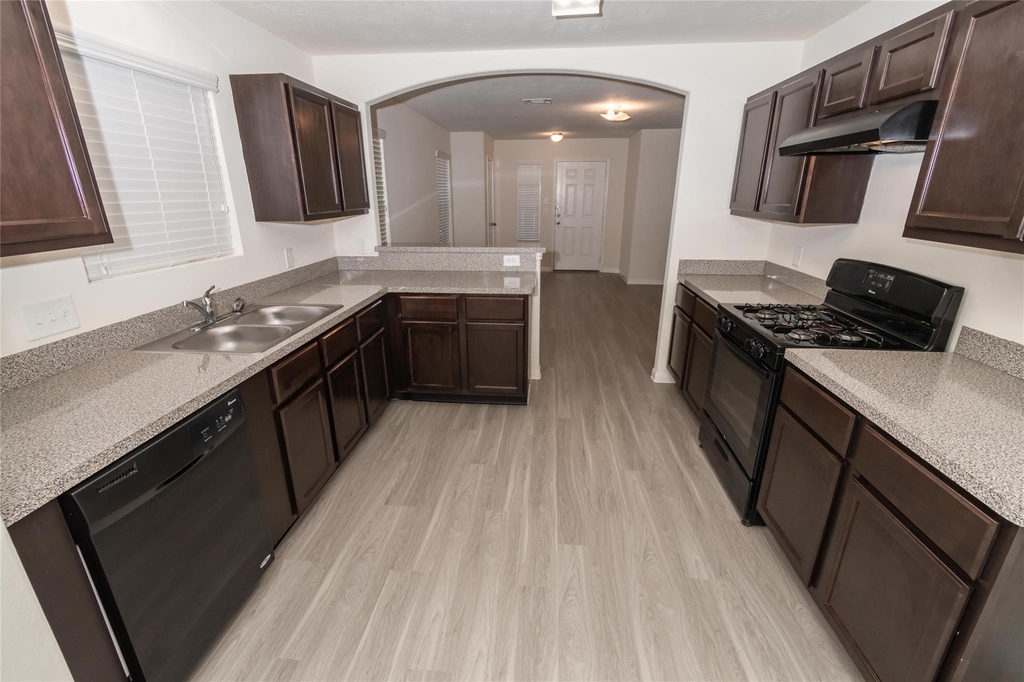 5535 Plantation Forest Drive - Photo 3