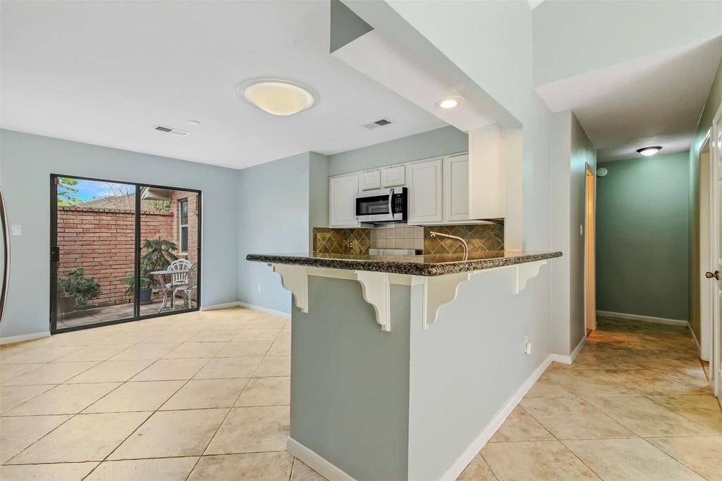 2207 Briarwest Boulevard - Photo 7