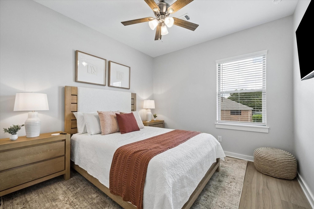2337 N Austin Avenue - Photo 11