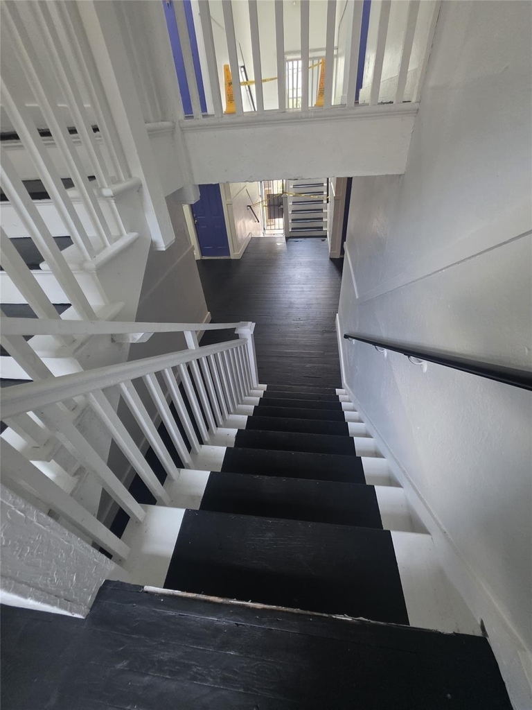 1624 Holman Street - Photo 1