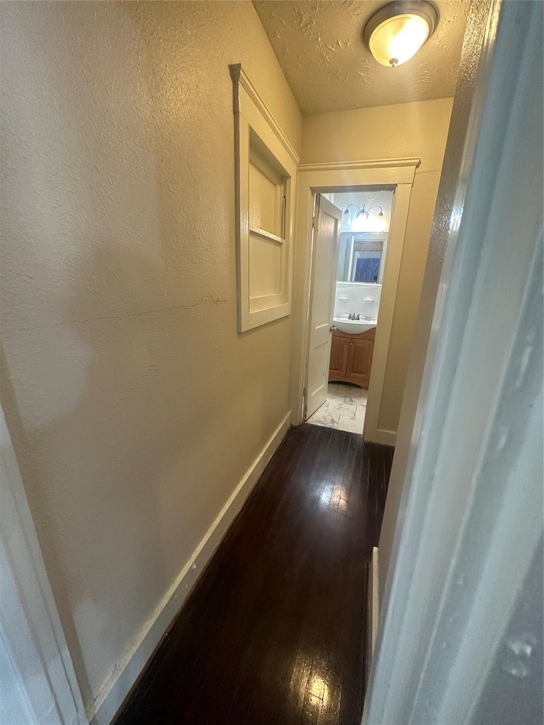 1624 Holman Street - Photo 9