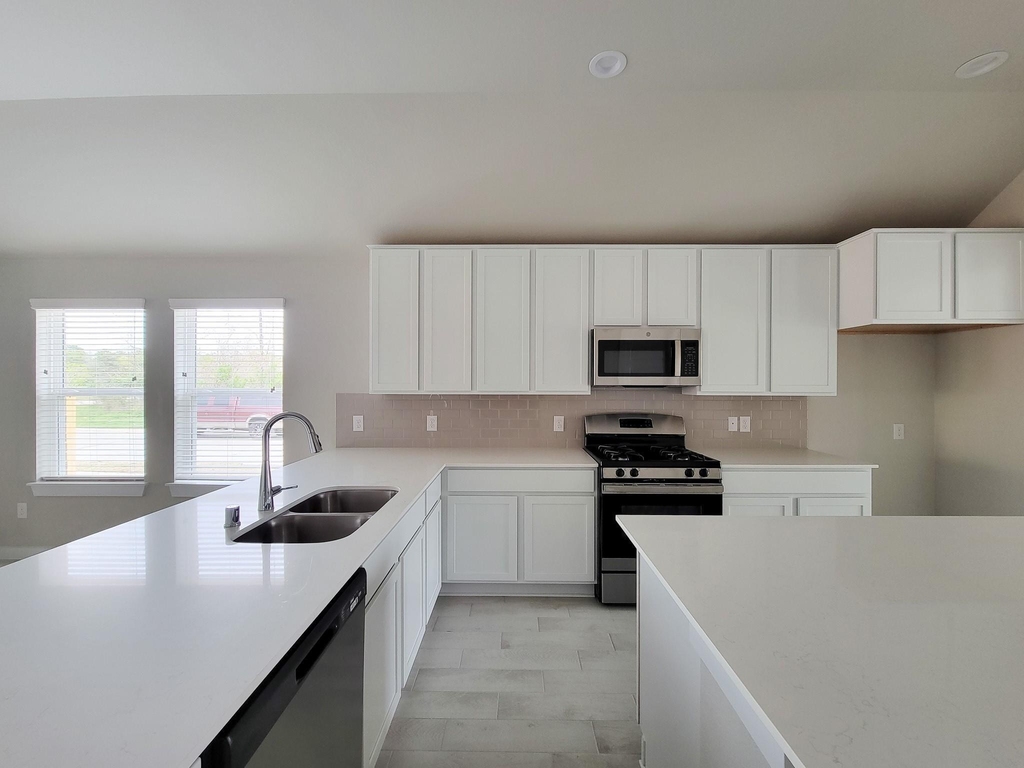902 Cold Snow Drive - Photo 8