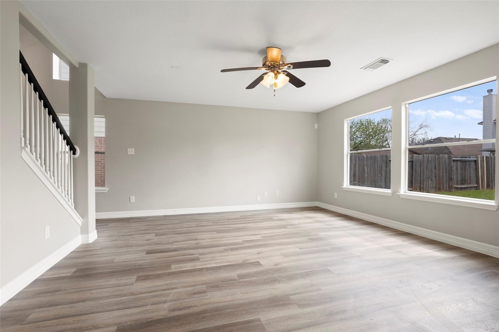 2406 Pinpoint Drive - Photo 8