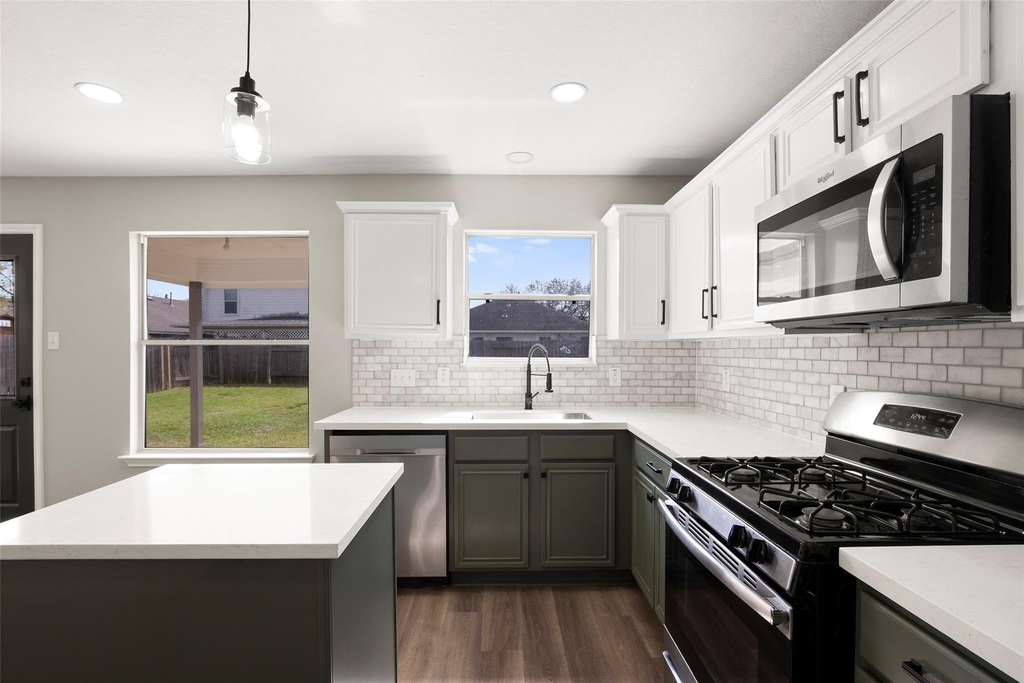 2406 Pinpoint Drive - Photo 18