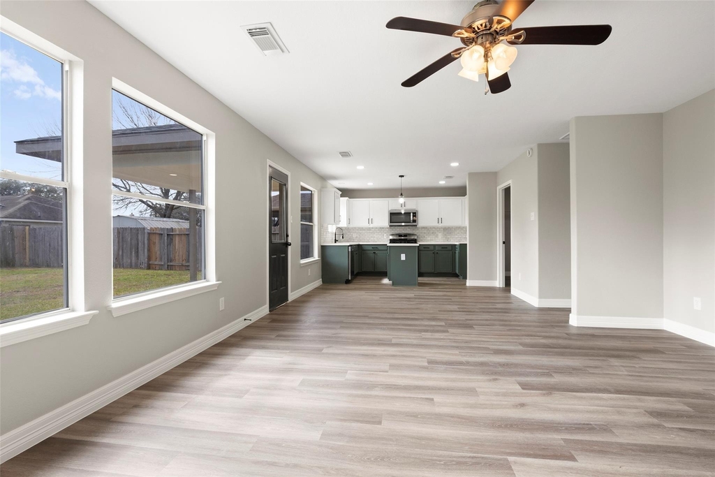 2406 Pinpoint Drive - Photo 11