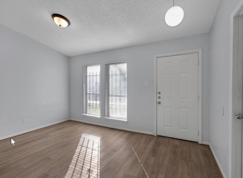 5759 Easthampton Drive - Photo 9