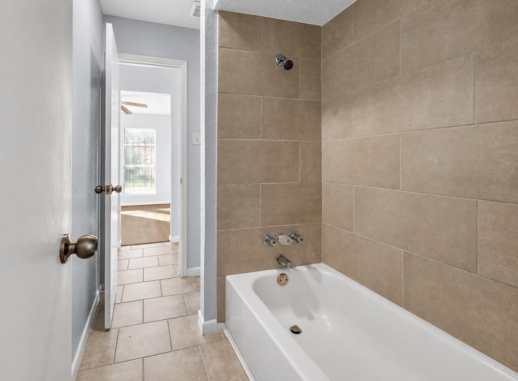 5759 Easthampton Drive - Photo 6
