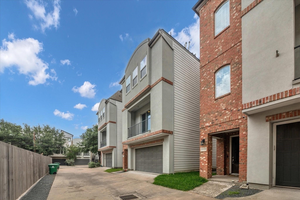 5521 Petty Street - Photo 3