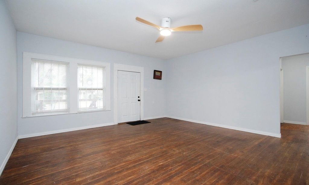 2703 Areba Street - Photo 11
