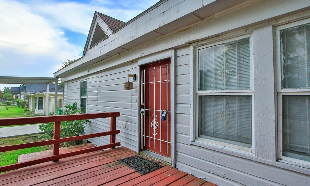 2703 Areba Street - Photo 5