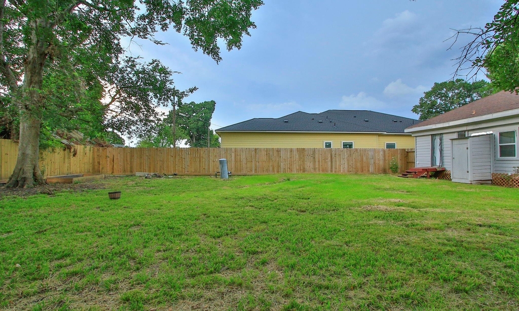 2703 Areba Street - Photo 37