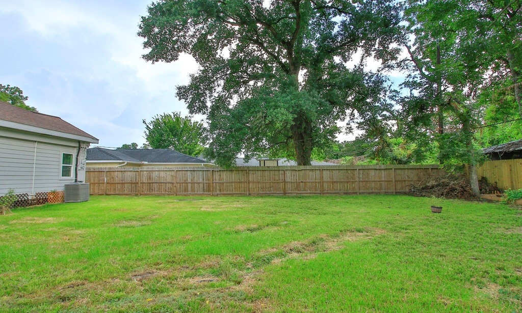 2703 Areba Street - Photo 33