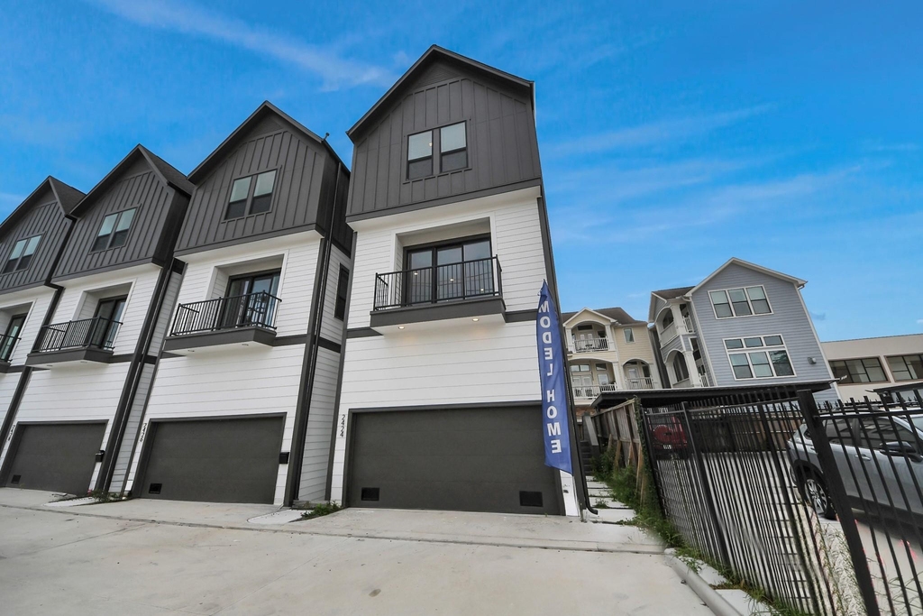 2428 Ella Boulevard - Photo 3