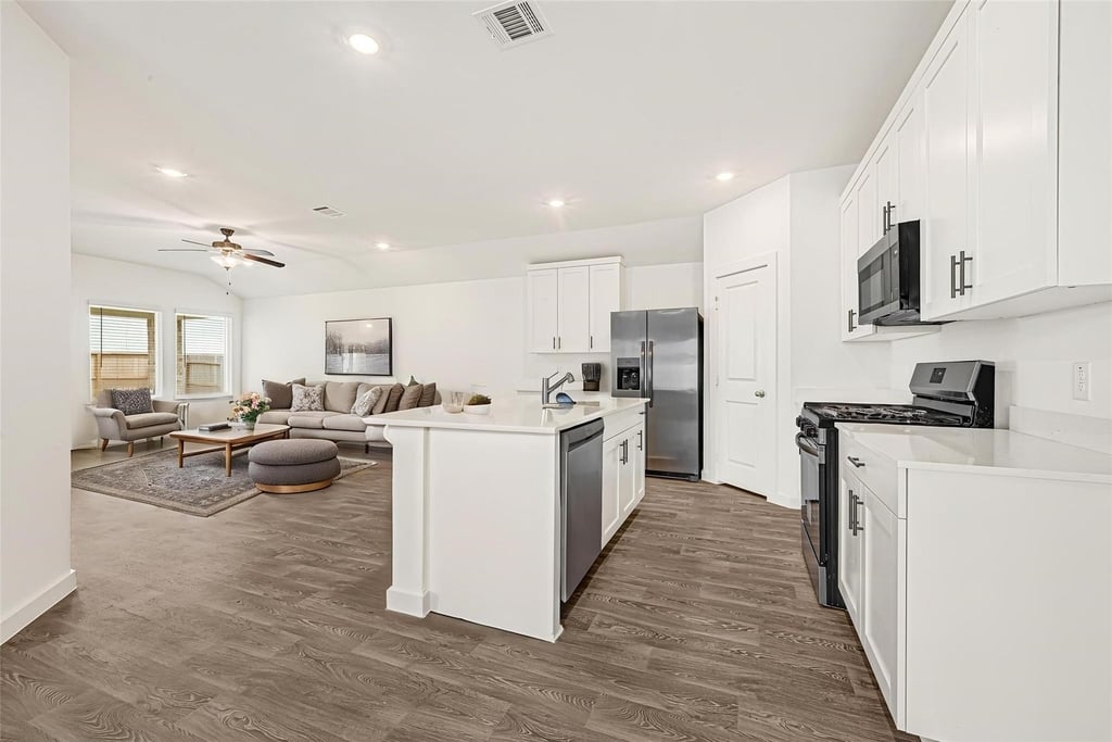 1015 Blue Stone Drive - Photo 16