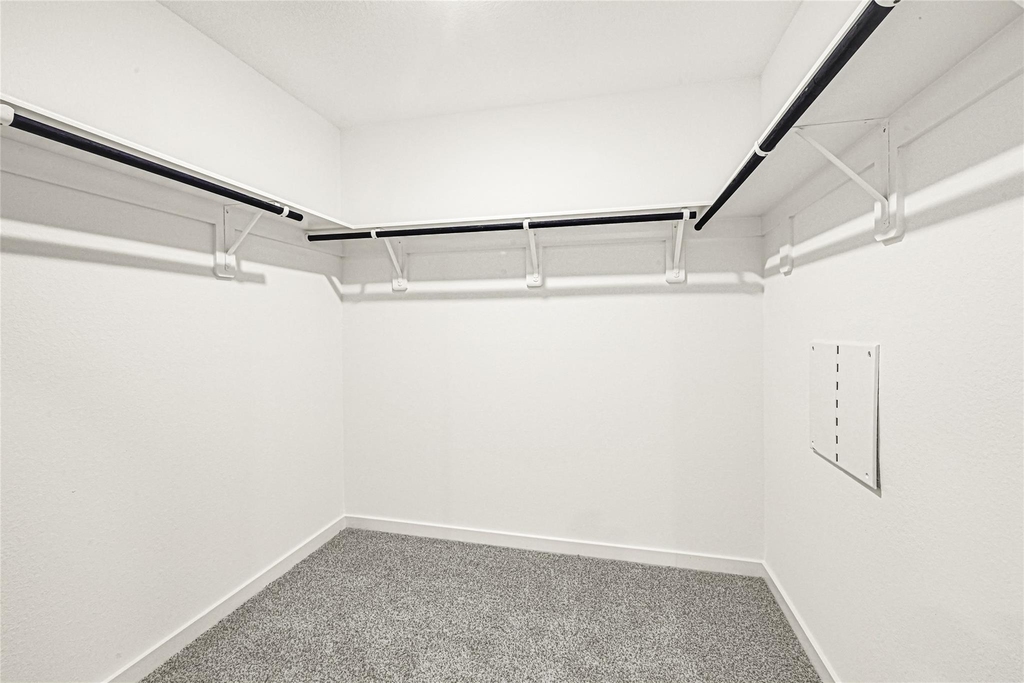 1015 Blue Stone Drive - Photo 8